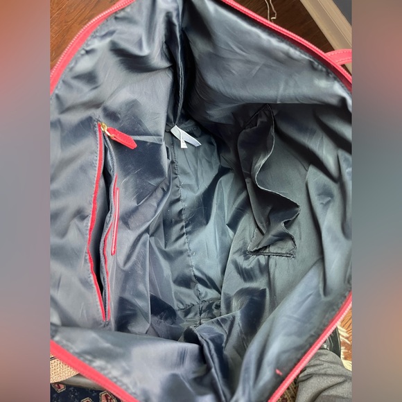 Tommy Hilfiger Red Textured Tote Bag, Gold Accents excellent condition NWOT - Picture 5 of 7